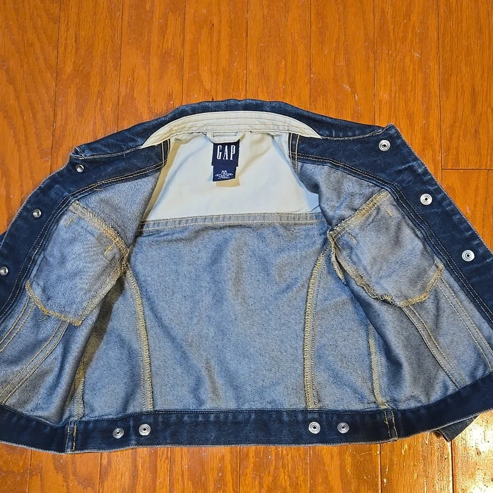 GAP stylish durable
